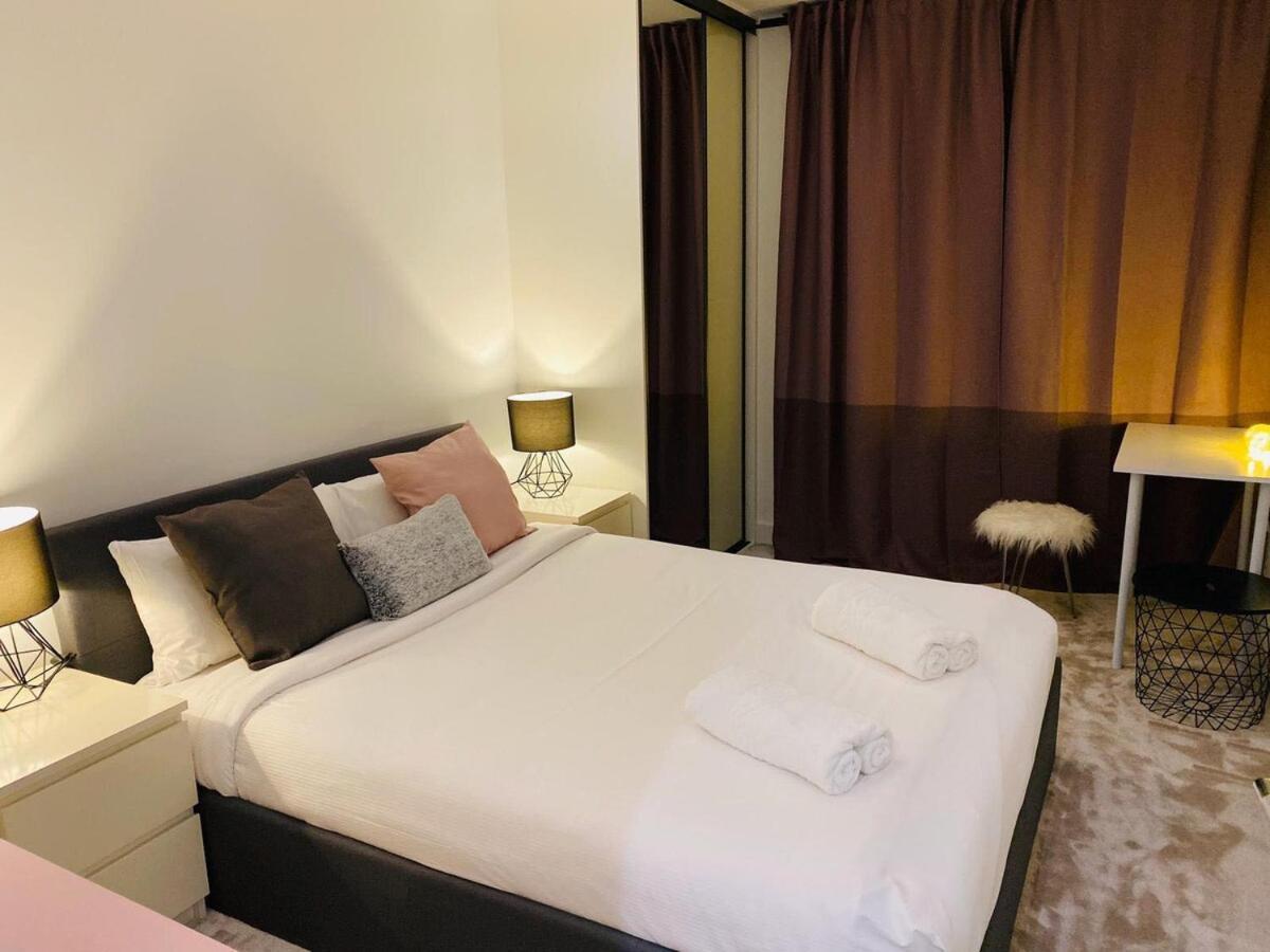 1bed Balcony Grocery Downstairs Appartement *
